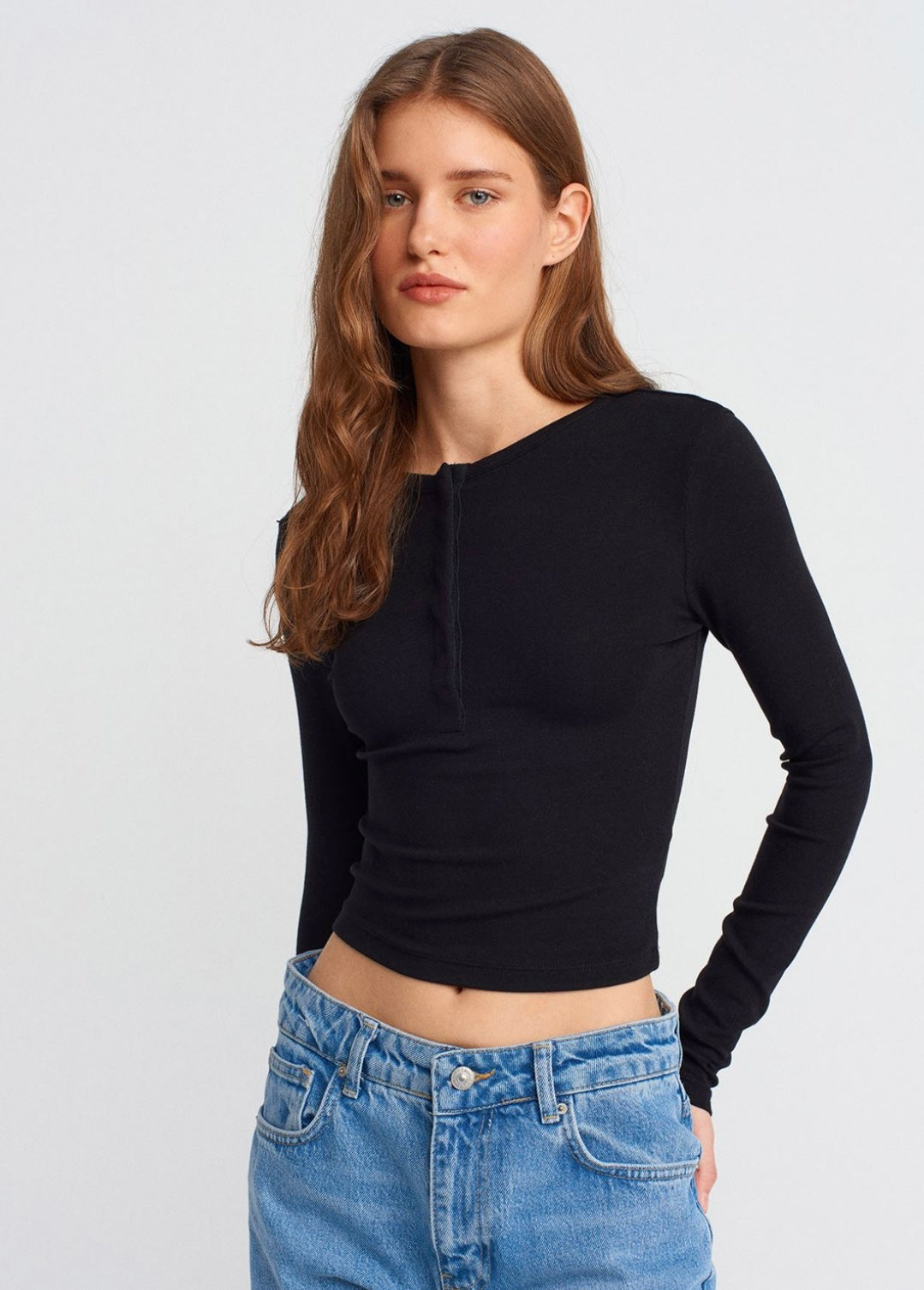 Basic buttoned blouse
